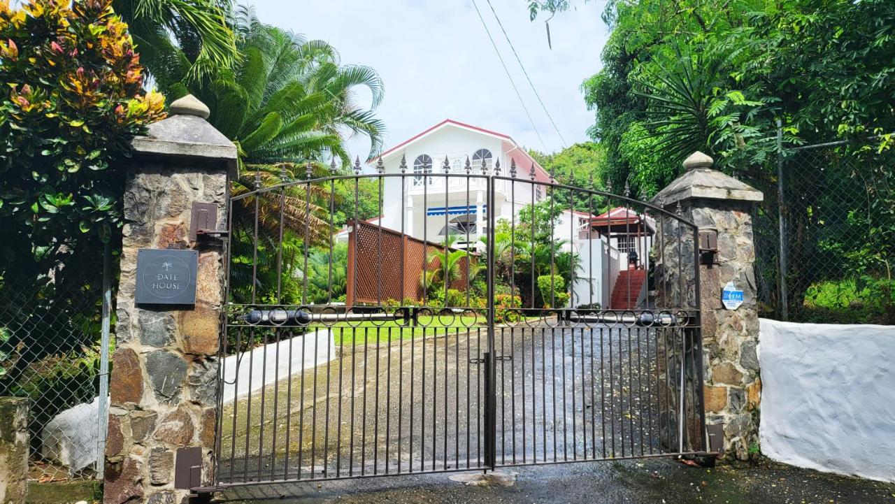 Two Bedroom Villa with Private Pool Near to Beaches - Date House villa - Bed and Breakfast Bois d’Orange