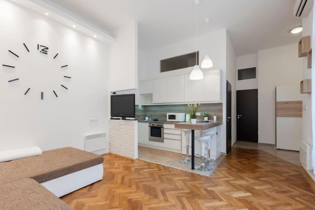 Szent Istvan ter 4 Next to Basilica a 1 BedRoom - B&B