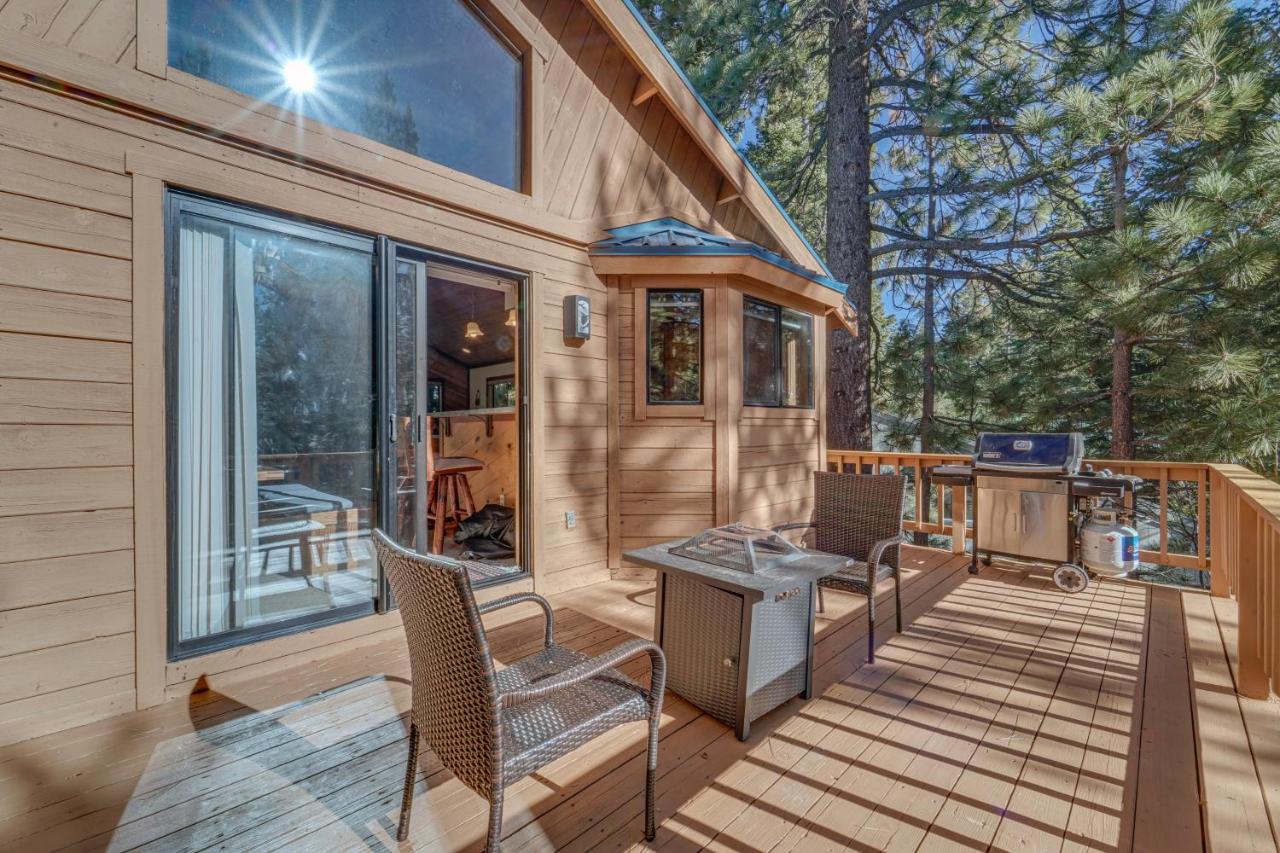 Pet-Friendly Home in Truckee with Balconies and Grill! - Bed and Breakfast