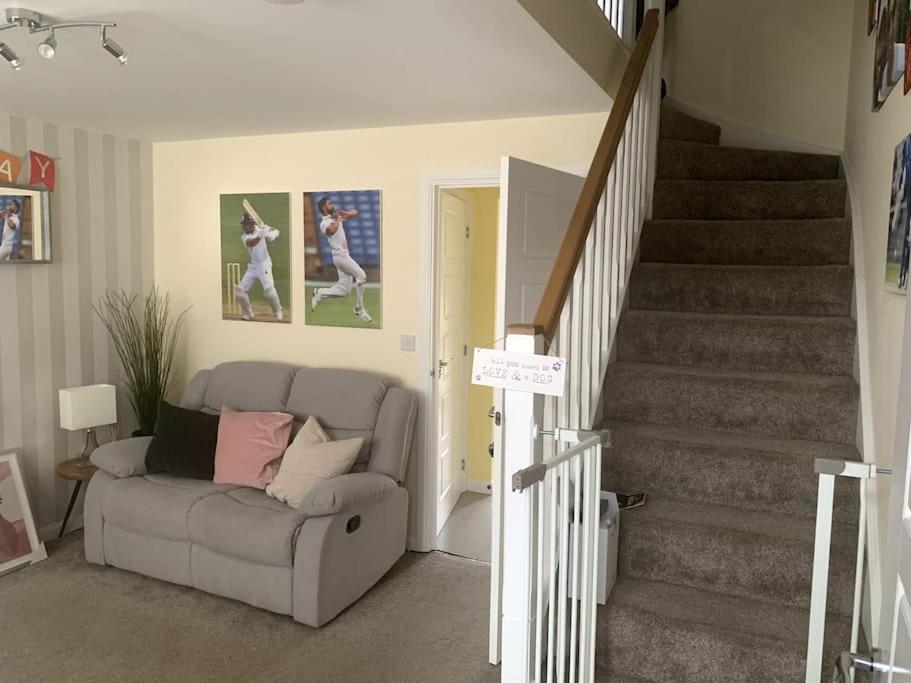 Entire Cosy House in Nottingham - Chambres d’hôtes Nottingham