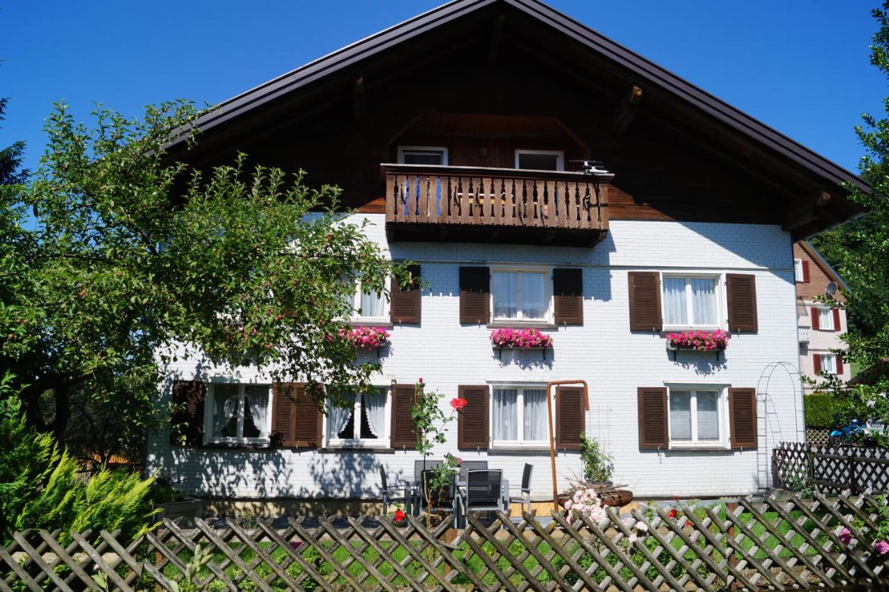 B&B Hittisau - Ferienhaus Lila - Bed and Breakfast Hittisau