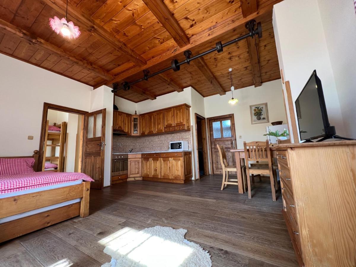 Apartment (6 Adults)