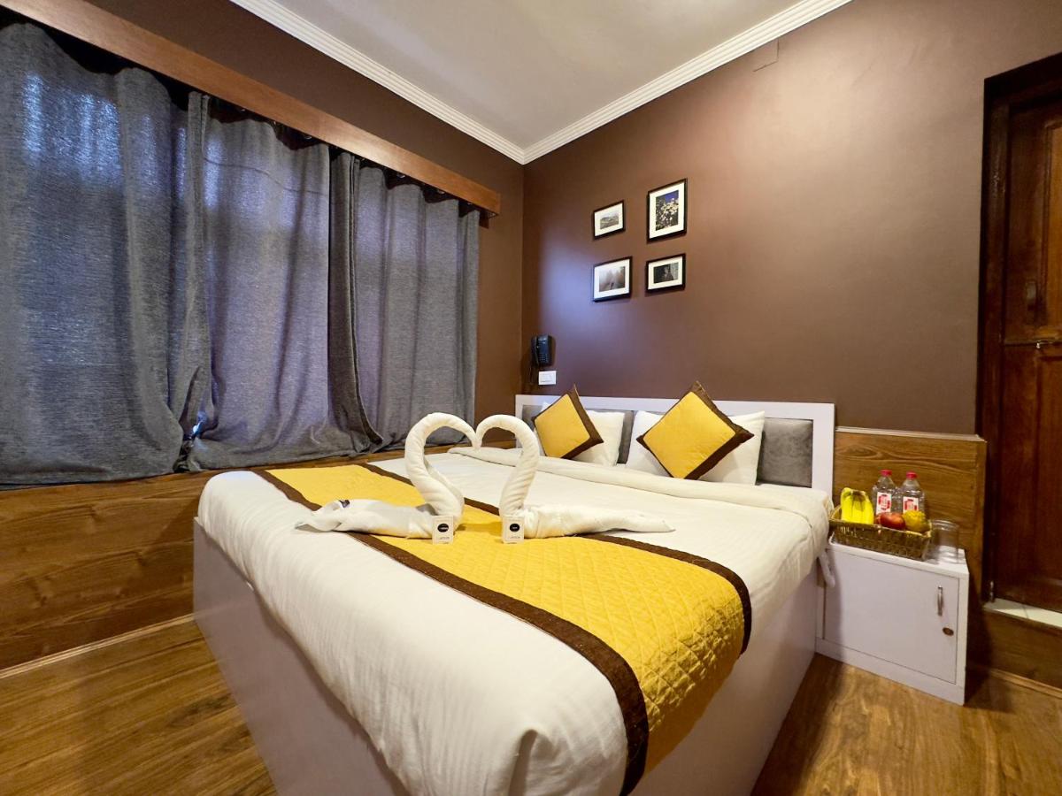 B&B Srinagar - Hotel Jafson Accommodates - Bed and Breakfast Srinagar