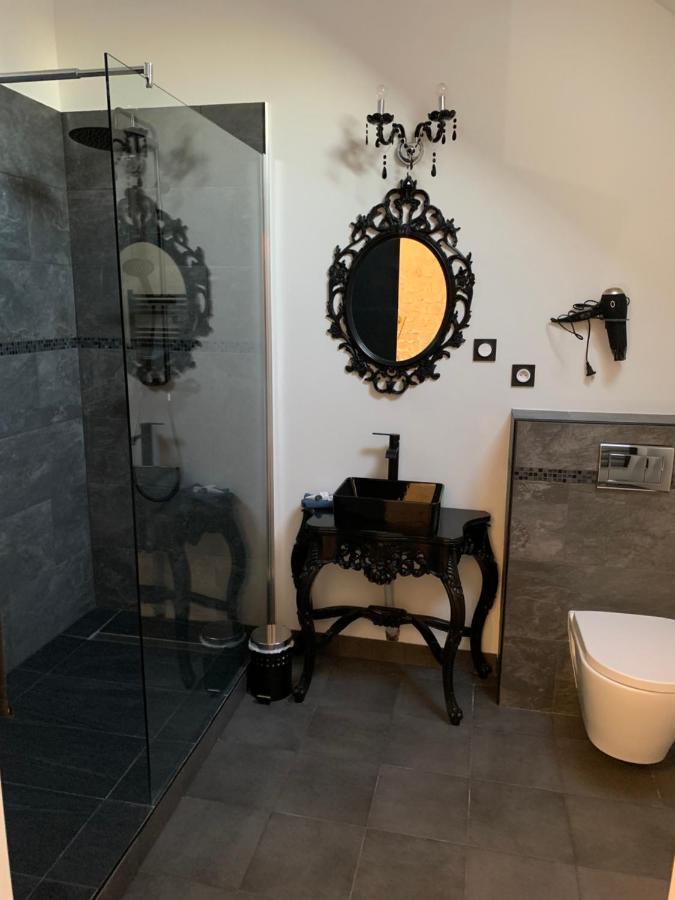Suite with Hot Tub