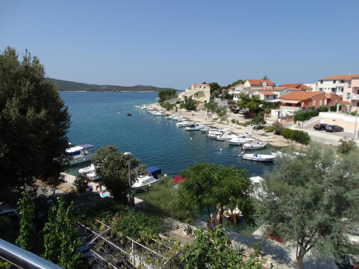 Appartamento con 1 Camera da Letto, Terrazza e Vista Mare