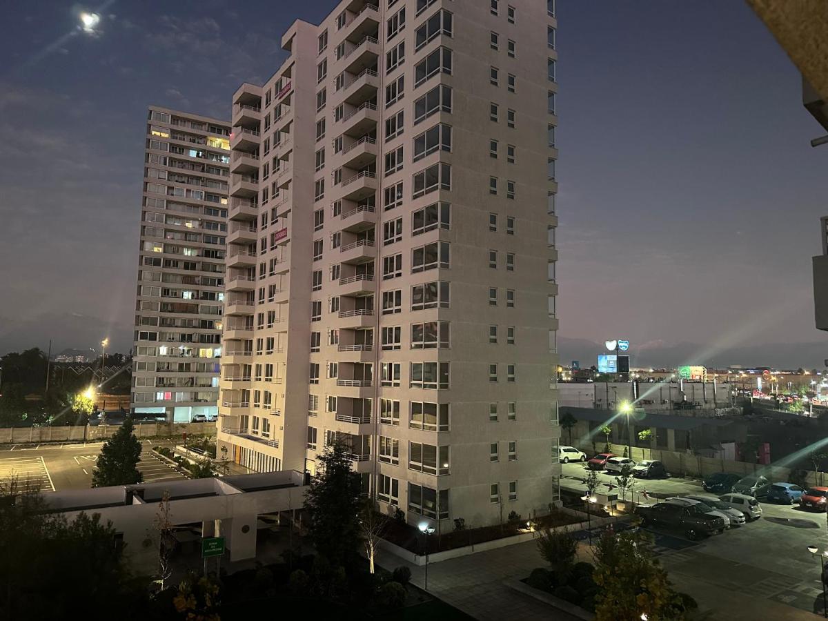 Depto Completo a 15 minutos del aereopuerto y frente al Mall - Chambres d'hôtes Santiago
