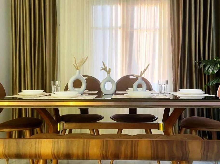 Tony HOUSE - B&B Asuán