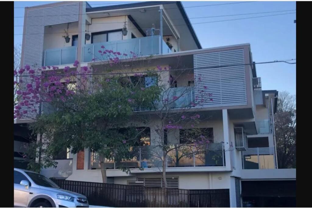 B&B Brisbane - New Farm 2 Bed 2 Bath 1 Car space perfect location - Bed and Breakfast Brisbane