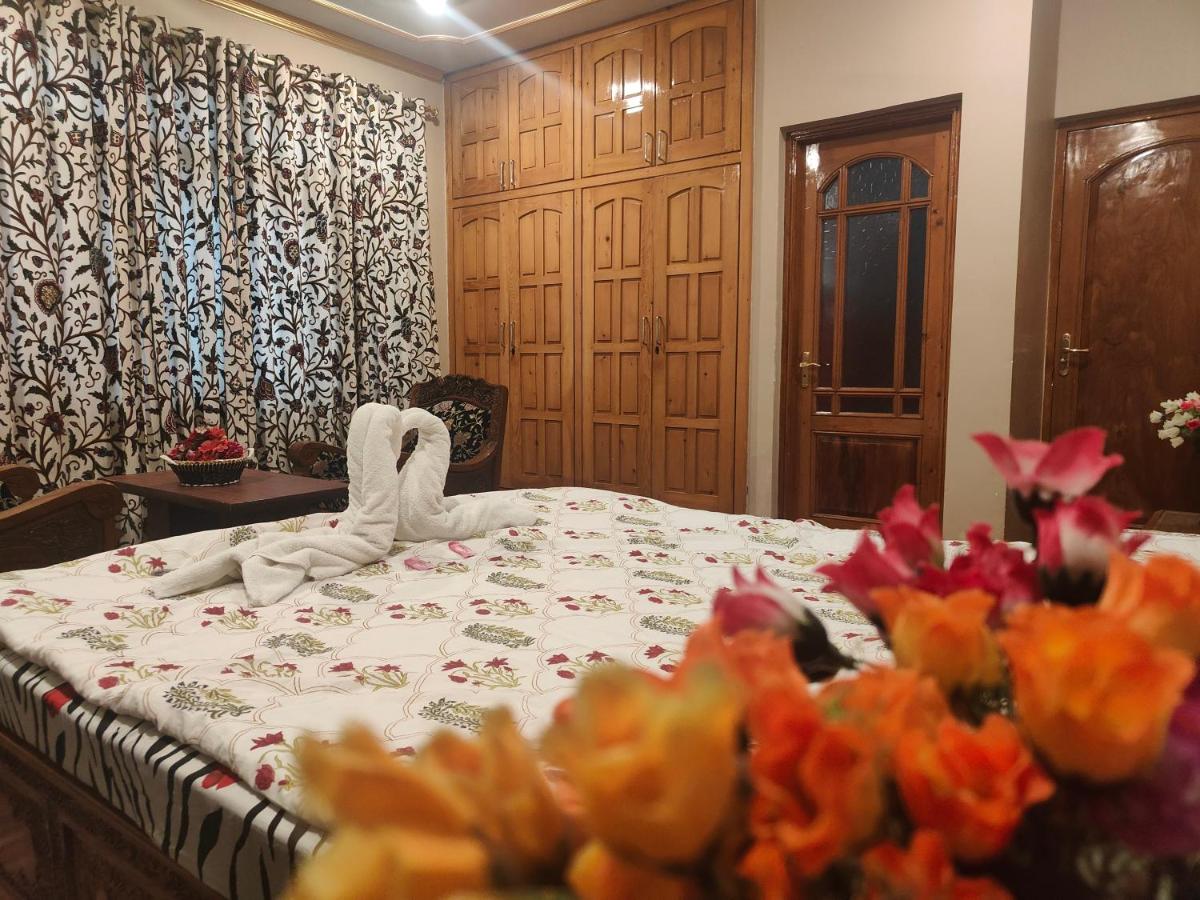 B&B Srinagar - CANOPUS INN - Bed and Breakfast Srinagar