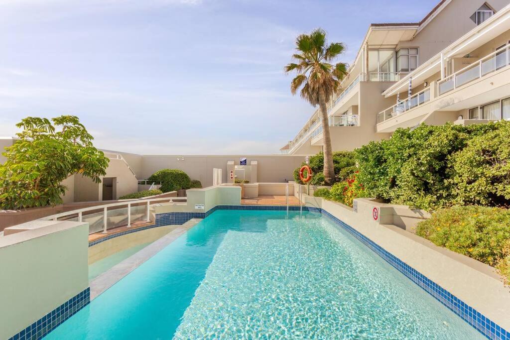 Dolphin Beach cabana Luxe beach cabana voor 4 personen direct aan het strand - B&B