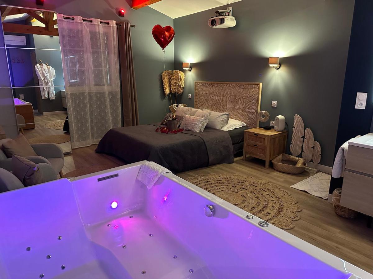 Mas Hinaiti - Suite romantique avec Spa et écran géant de cinéma - B&B Montpellier