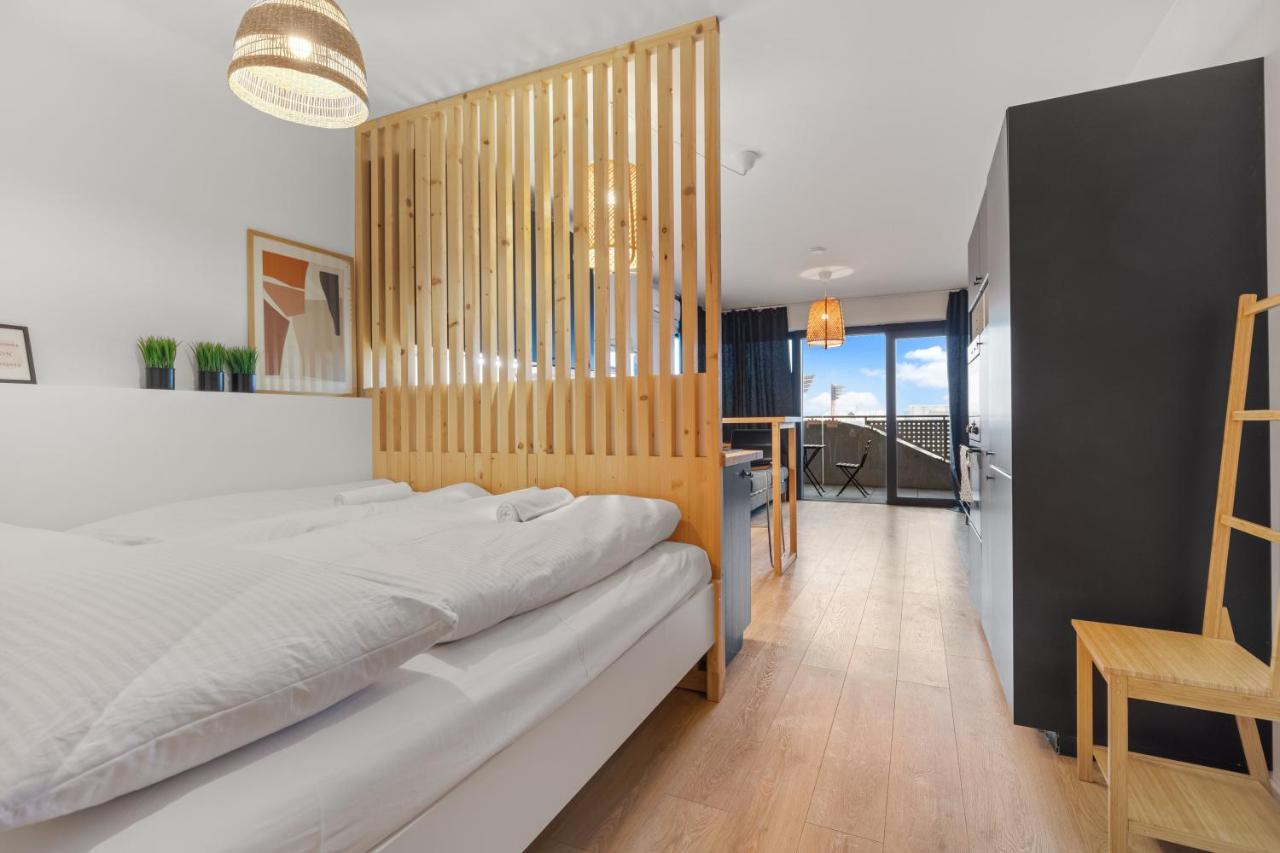 LAM Stadium 2 - TERRACE - Ferienwohnung Bratislava