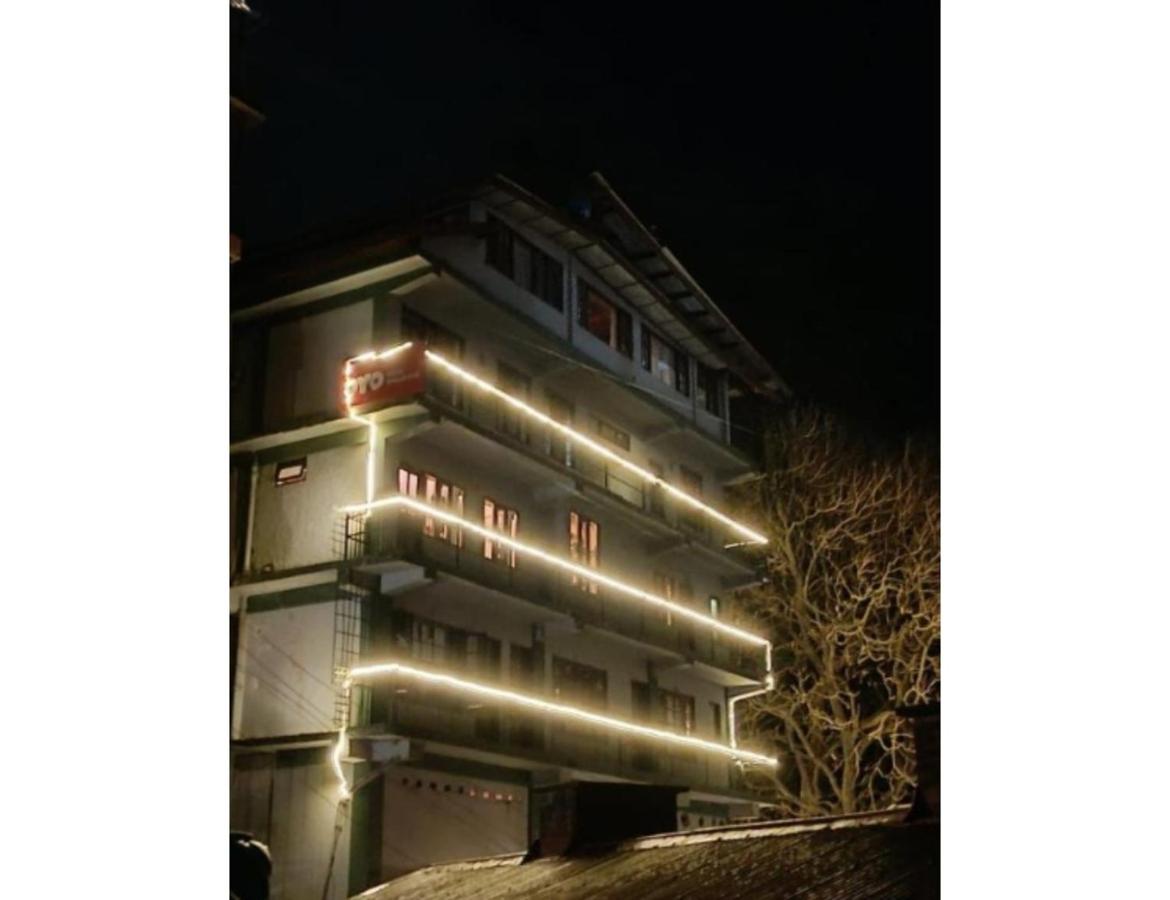 Hotel Woodland, Shimla - B&B