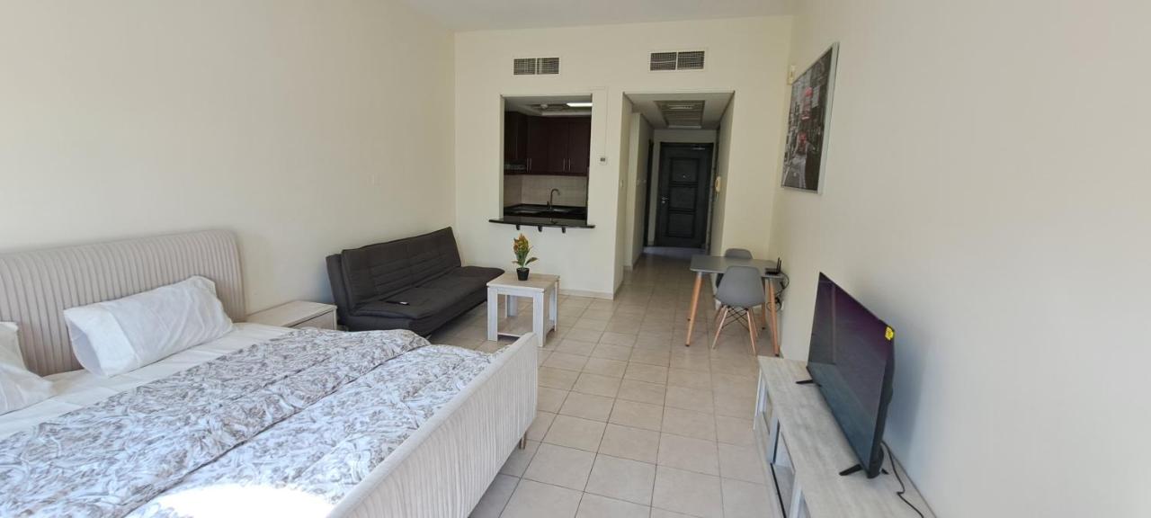 DRUVYA HOLIDAY HOMES, Bld DG083, Street No,3 Discovery Gardens, Close to The Gardens Metro 6 minutes walkable - Ferienwohnung Dubai