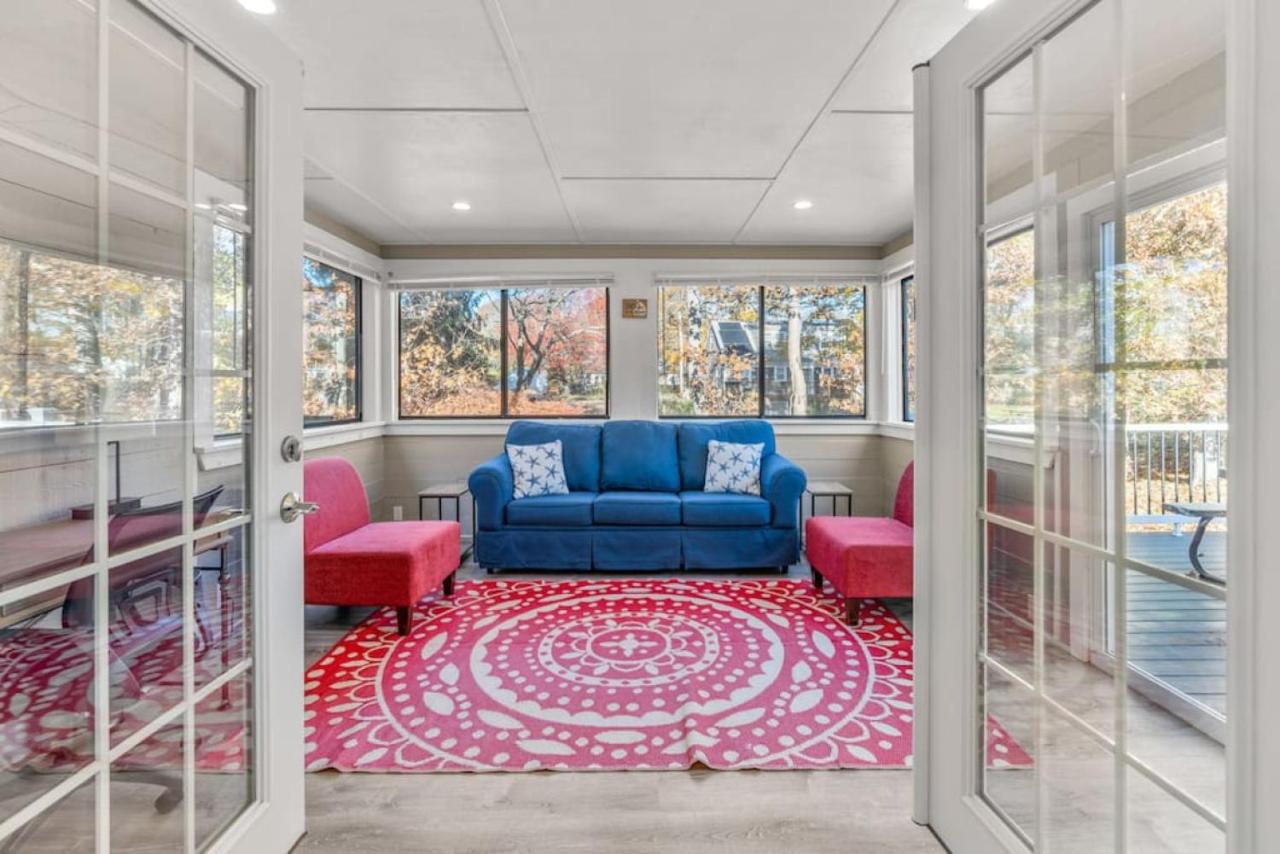 Cozy Spacious Home Walk to the Beach and 1 Mile to Downtown Hyannis - B&B Barnstable