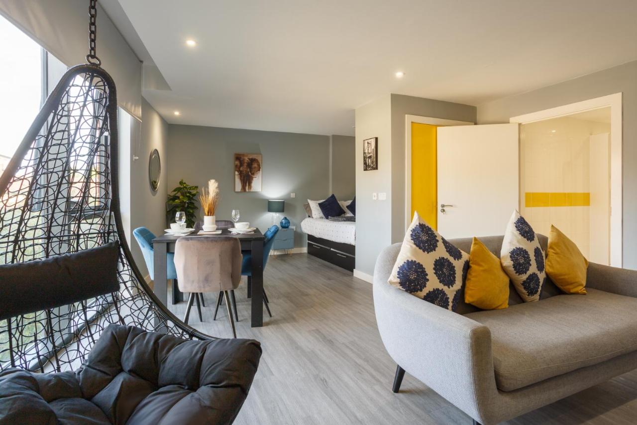 Brand New Large Studio - Bed and Breakfast Sheffield