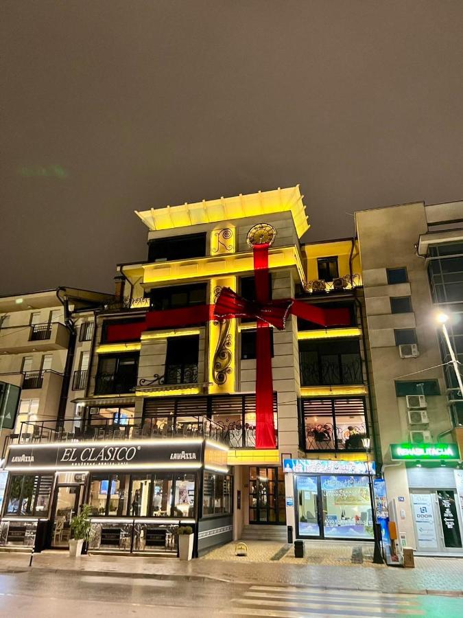 Alo Alo Apartman 4 - B&B