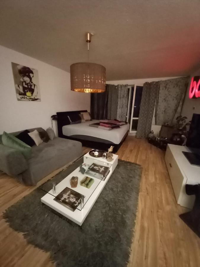 Tolle private 2-Zimmer Wohnung im Szene Bezirk Berlin-Friedrichshain - B&B