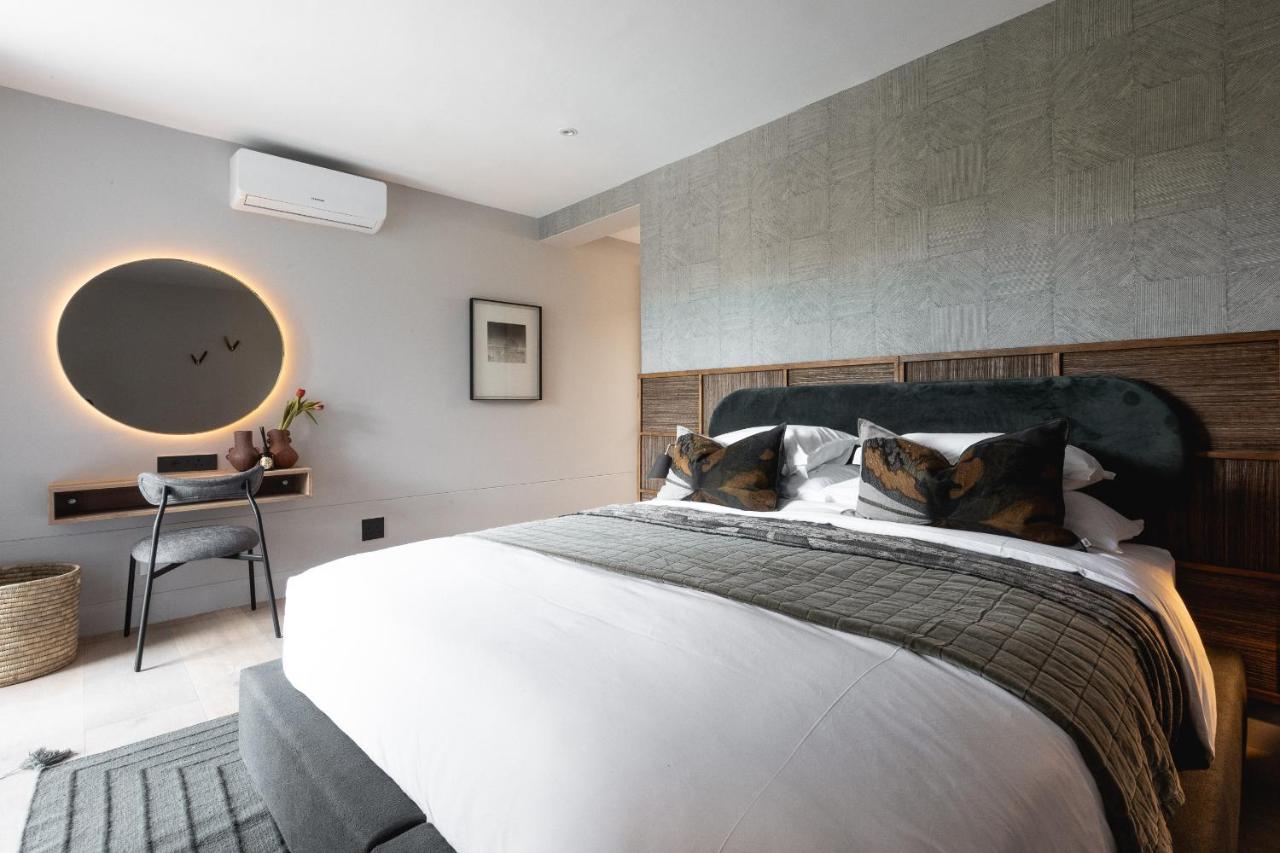 Suite with Courtyard View