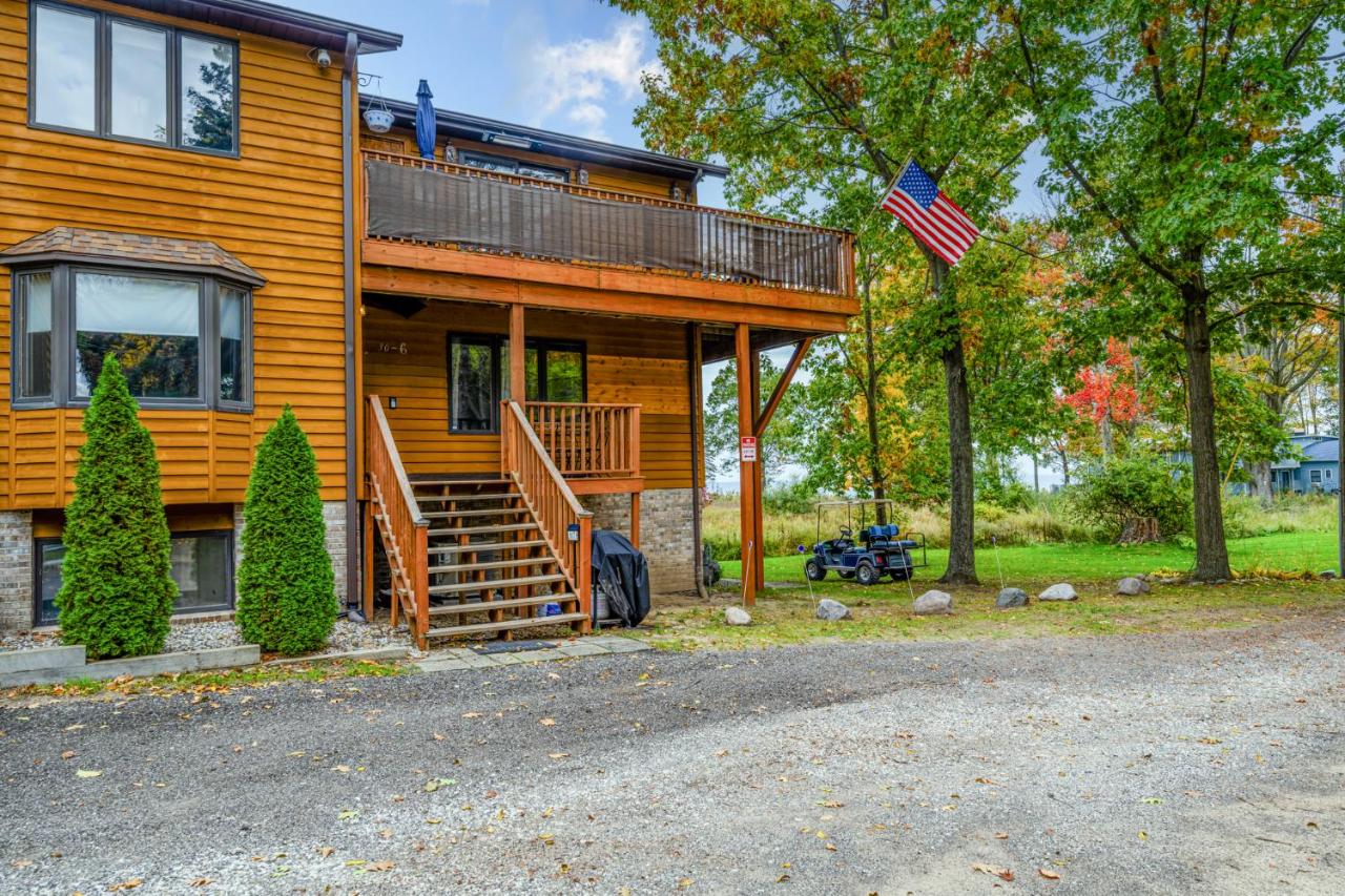 4BR Spacious Condo, Private Lake MI Beach Access, Outdoor Heated Pool - B&B Coloma