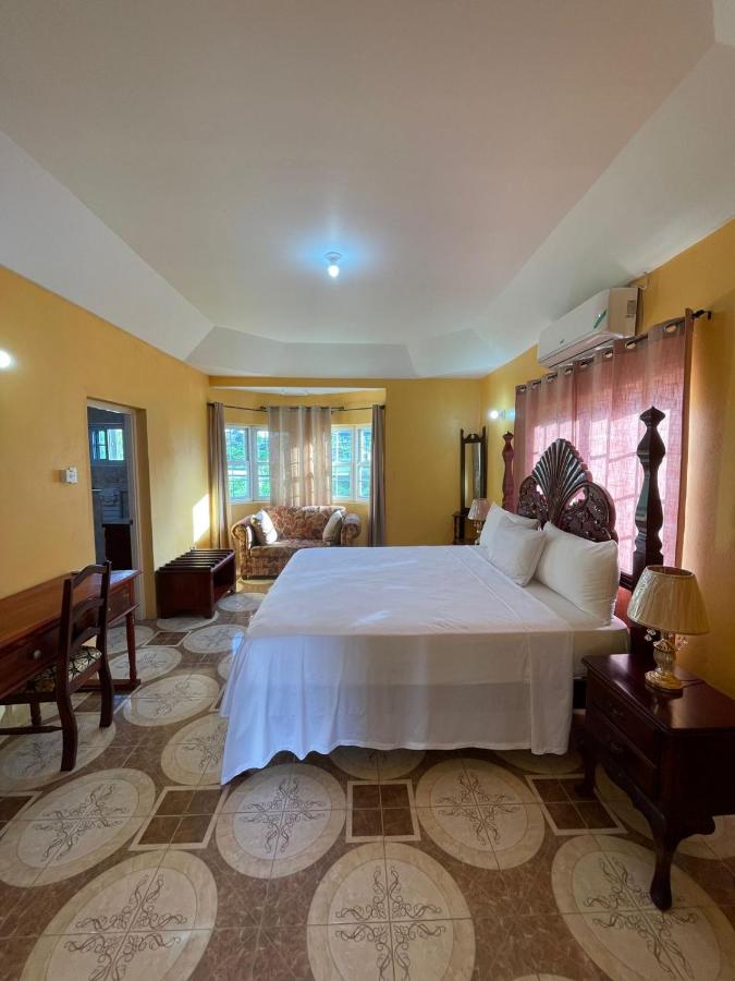 B&B Lucea - Veronica Homestay Lucea Jamaica - Bed and Breakfast Lucea