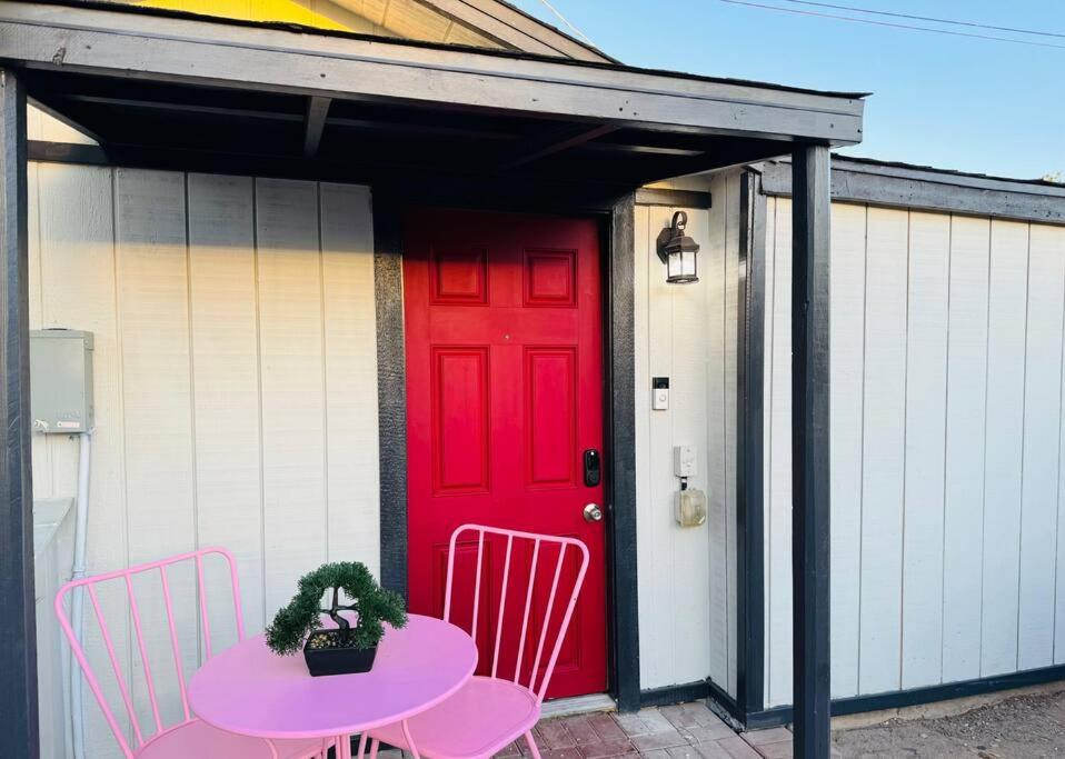 B&B Phoenix - New Tiny Home Uptown Phoenix (Unit E) - Bed and Breakfast Phoenix