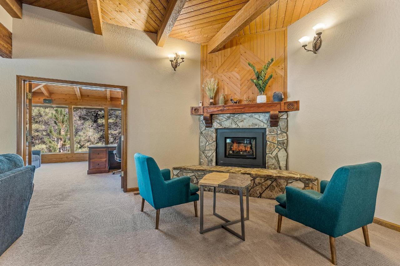 Sensational Burning Tree 4 bed 3 bath Retreat in the Country Club - Chambres d’hôtes Flagstaff
