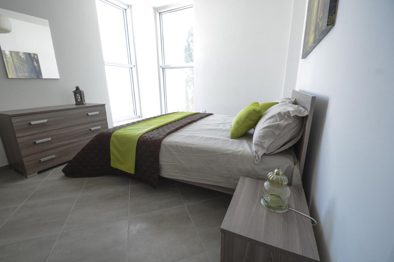 One-Bedroom Apartment with Garden View