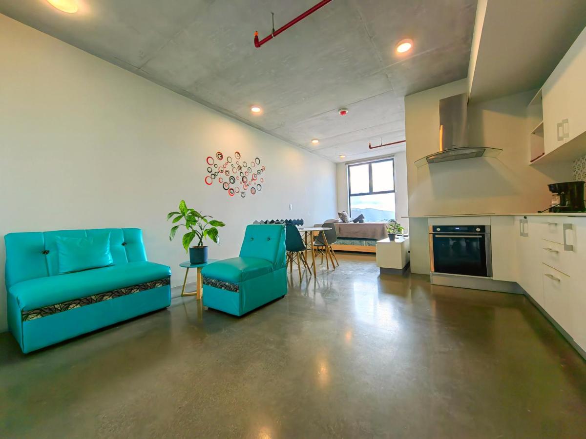 906B URBN Barrio Escalante Estudio con Aire Acondicionado y Parqueo - Bed and Breakfast