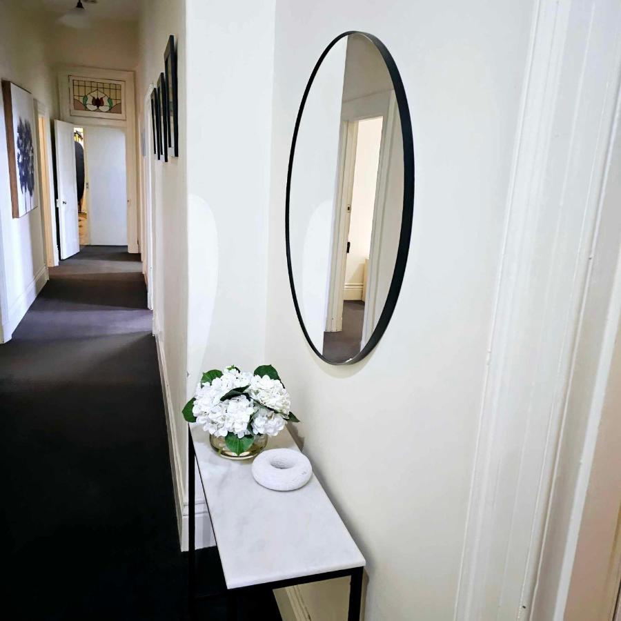 Cobb&CoHouse-Goldfields ExecutiveStay Ideal for Families &Work Crews - Bed and Breakfast Bendigo