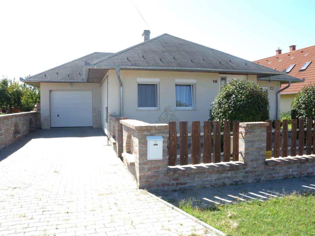 Ferienhaus in Balatonszentgyörgy 2 - B&B Balatonszentgyörgy