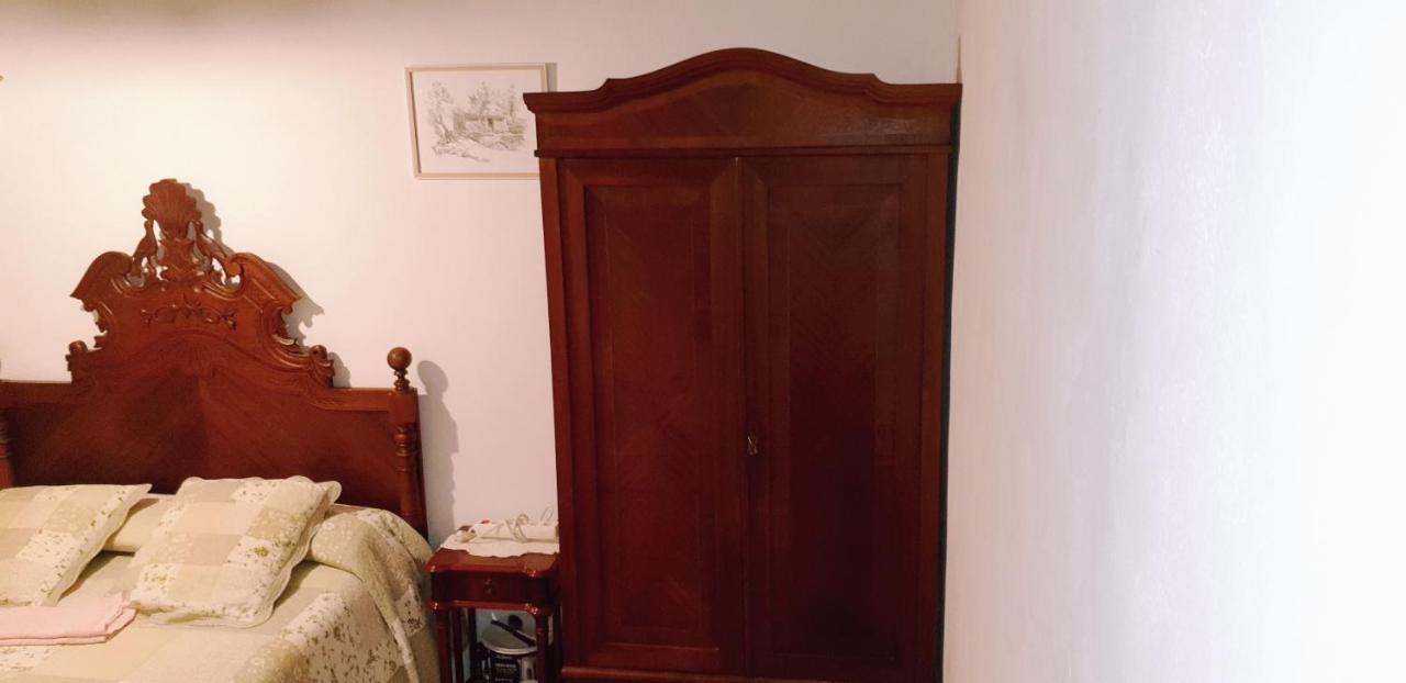 Tweepersoonskamer met Gedeelde Badkamer