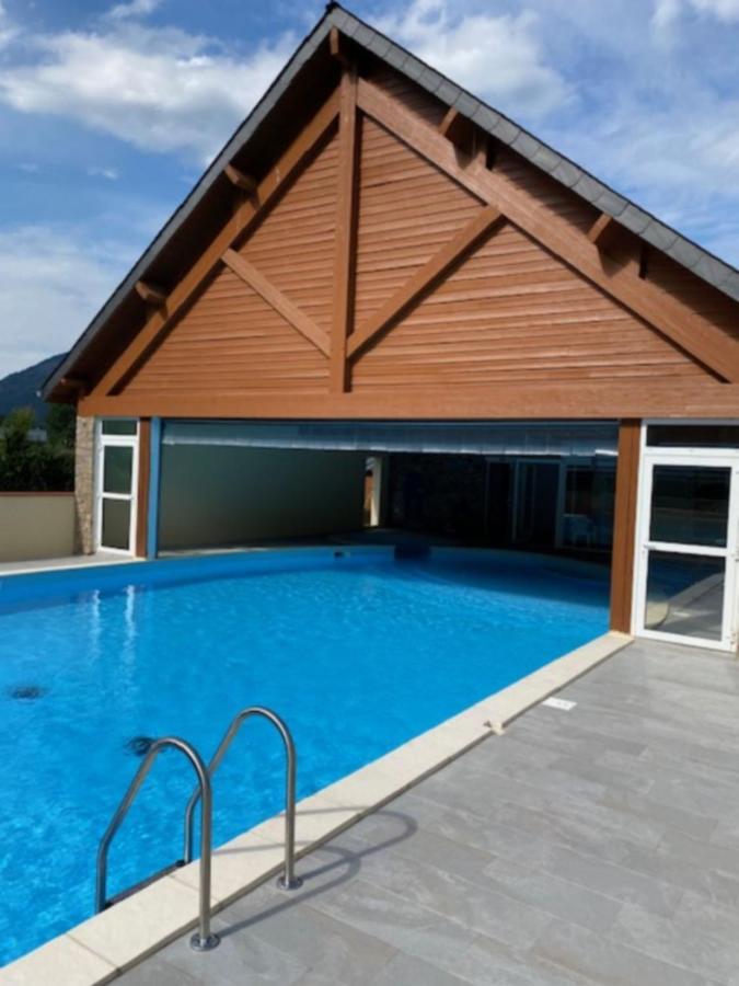 Appartement très agréable dans belle résidence, classé 3 étoiles par le comité départemental du tourisme en Haute Garonne - Chambres d'hôtes Bagnères-de-Luchon
