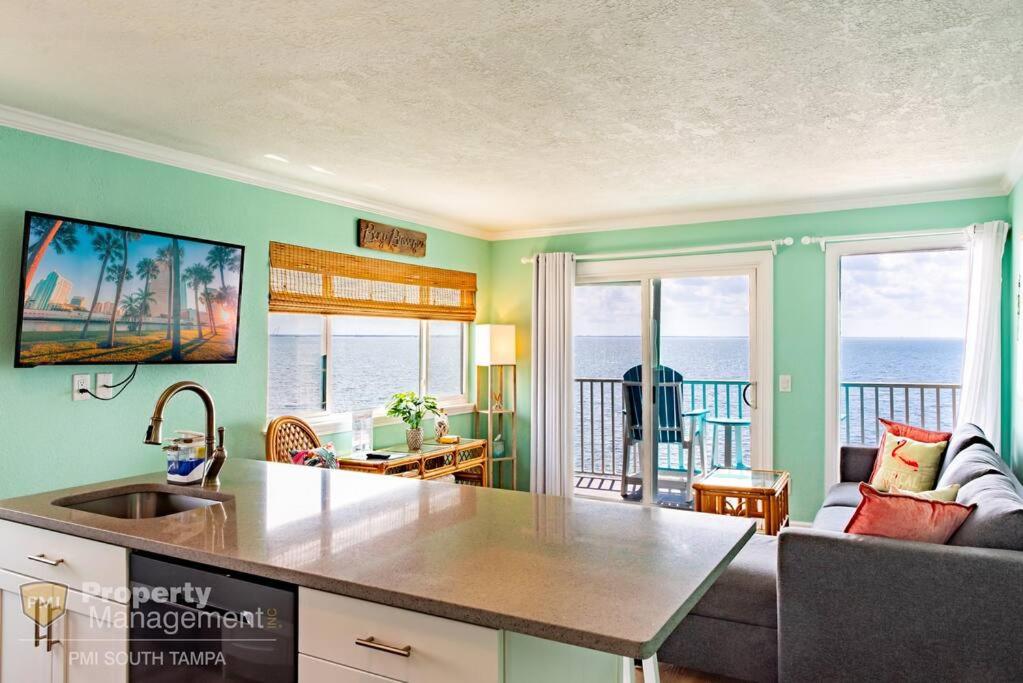 Tampa Bay Breeze - B&B Tampa