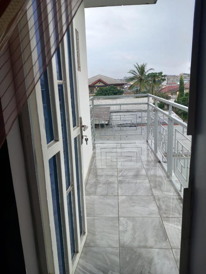 Magnifique Appartement Meublé Douala Kotto avec Groupe Electrogène et WiFi, Calme et Securisé - Chambres d'hôtes Douala