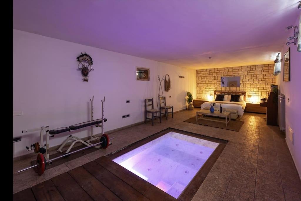 B&B Monza - [Monza Park-Autodrome]Suite & jacuzzi pool (heated and with idromassage) - Bed and Breakfast Monza
