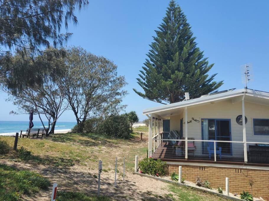 B&B Wooli - Beach House on the Dunes - Surf, Sand & Serenity - Bed and Breakfast Wooli