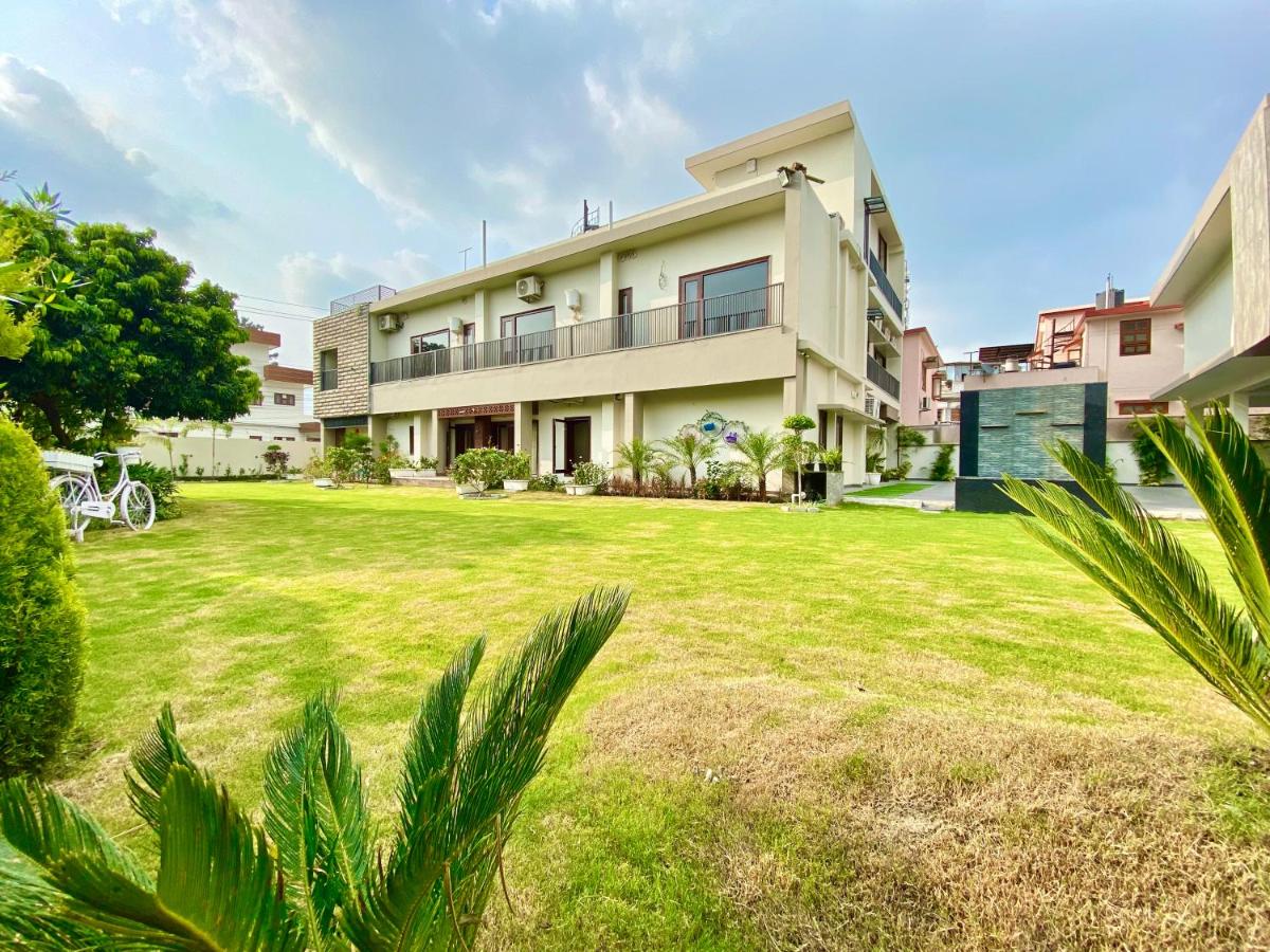 Vastu Serene Studio Apartment - Ferienwohnung Dehradun