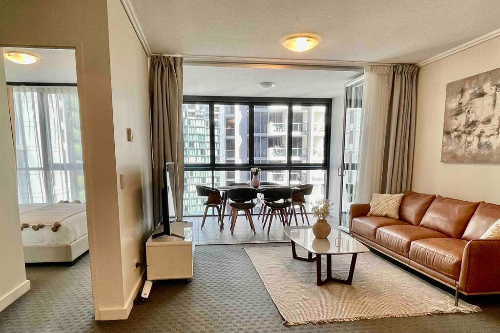 Luxury City Center King Bed Apartment and Study - Ferienwohnung Brisbane