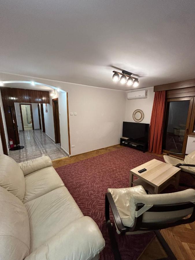 B&B Ploieşti - Apart. premium ultracentral, 3 camere loc parcare. - Bed and Breakfast Ploieşti