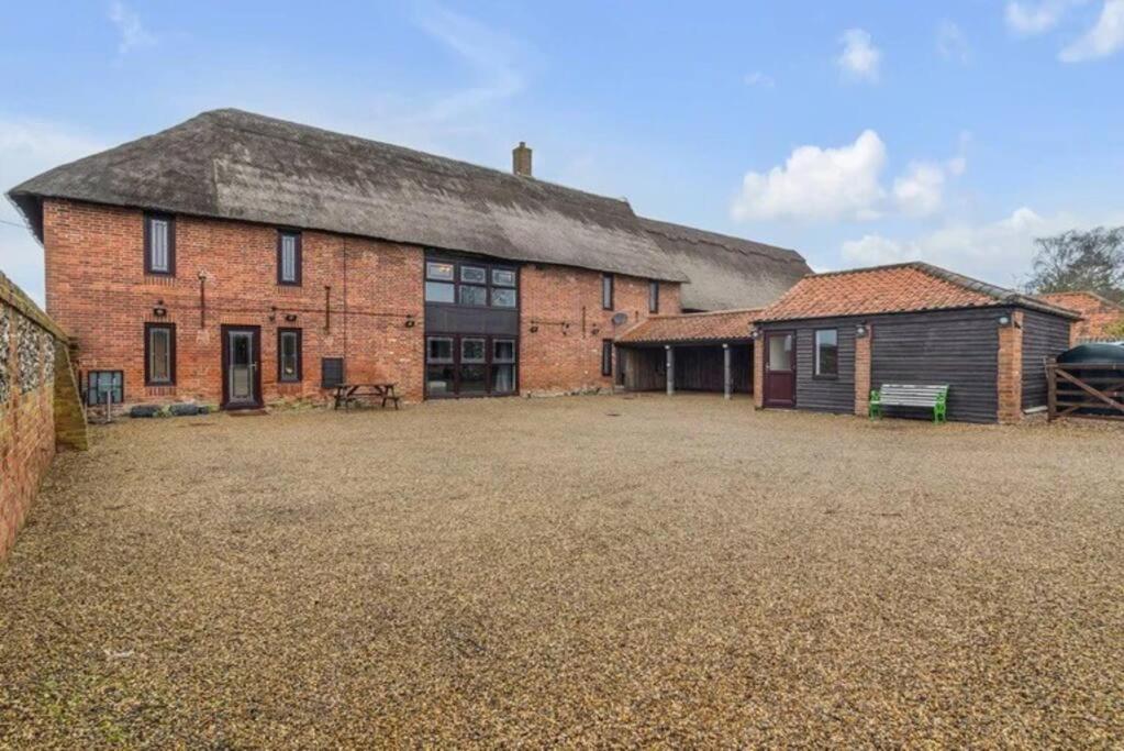 B&B North Walsham - amazing barn conversion with hot tub - Bed and Breakfast North Walsham