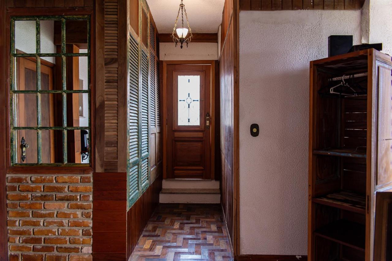 Zimmer mit Kingsize-Bett und Whirlpool