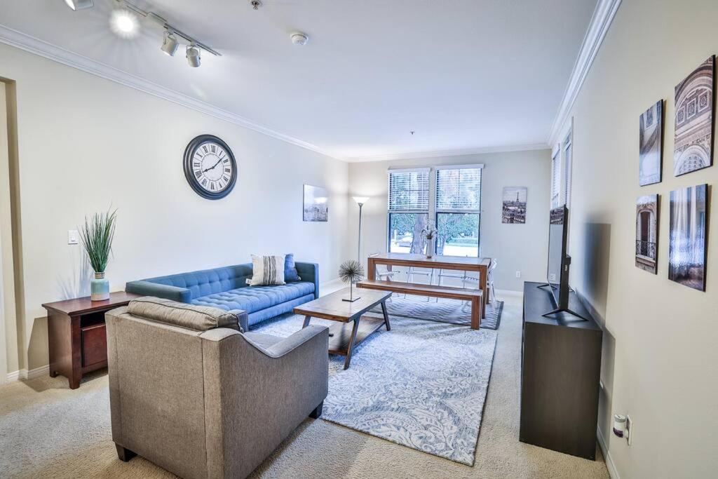 Irvine Upscale 2BR Apt near Spectrum, Great Park, UCI - B&B East Irvine