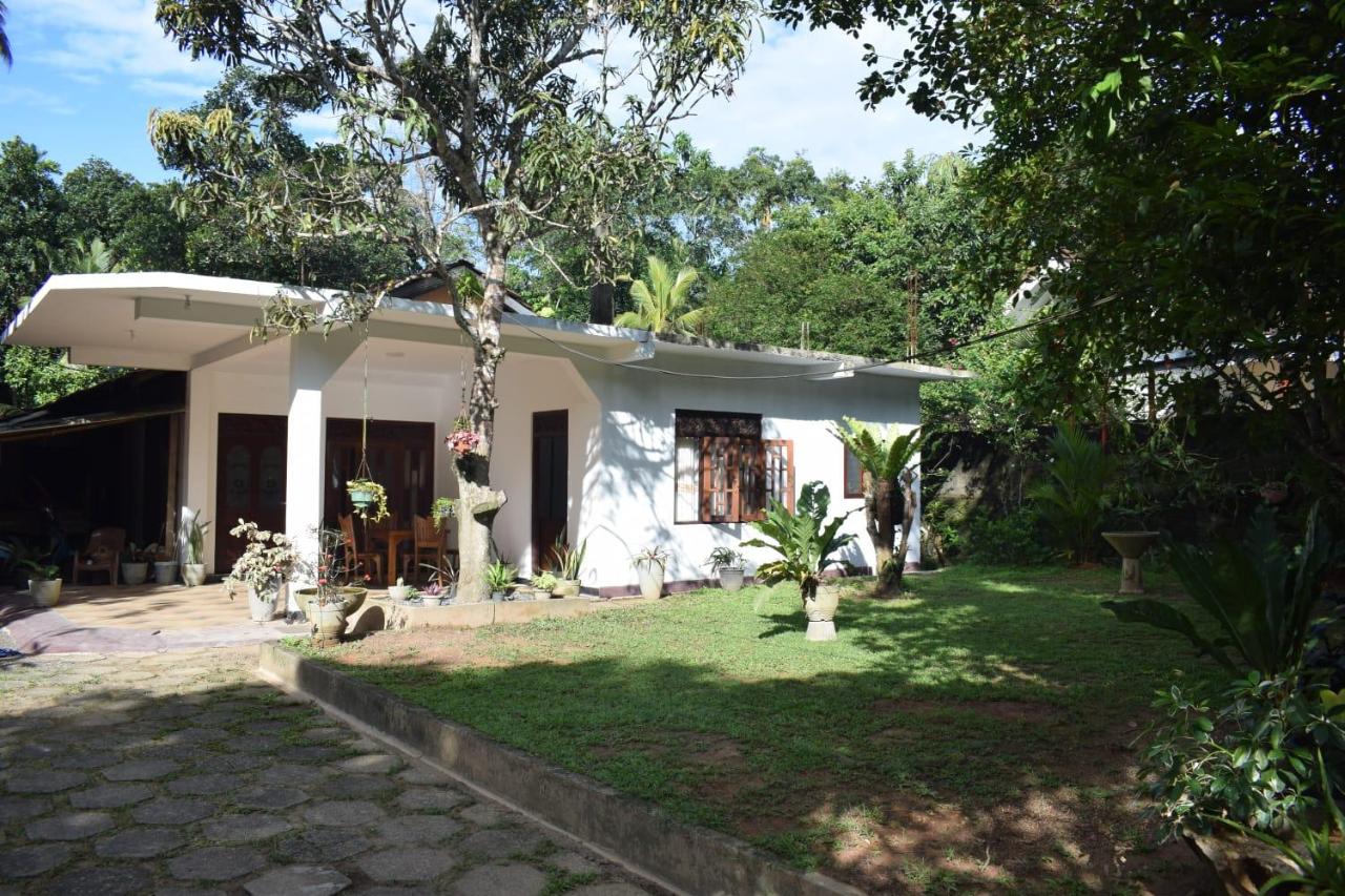 Batawala Resort One AC Room - weligama - B&B Weligama