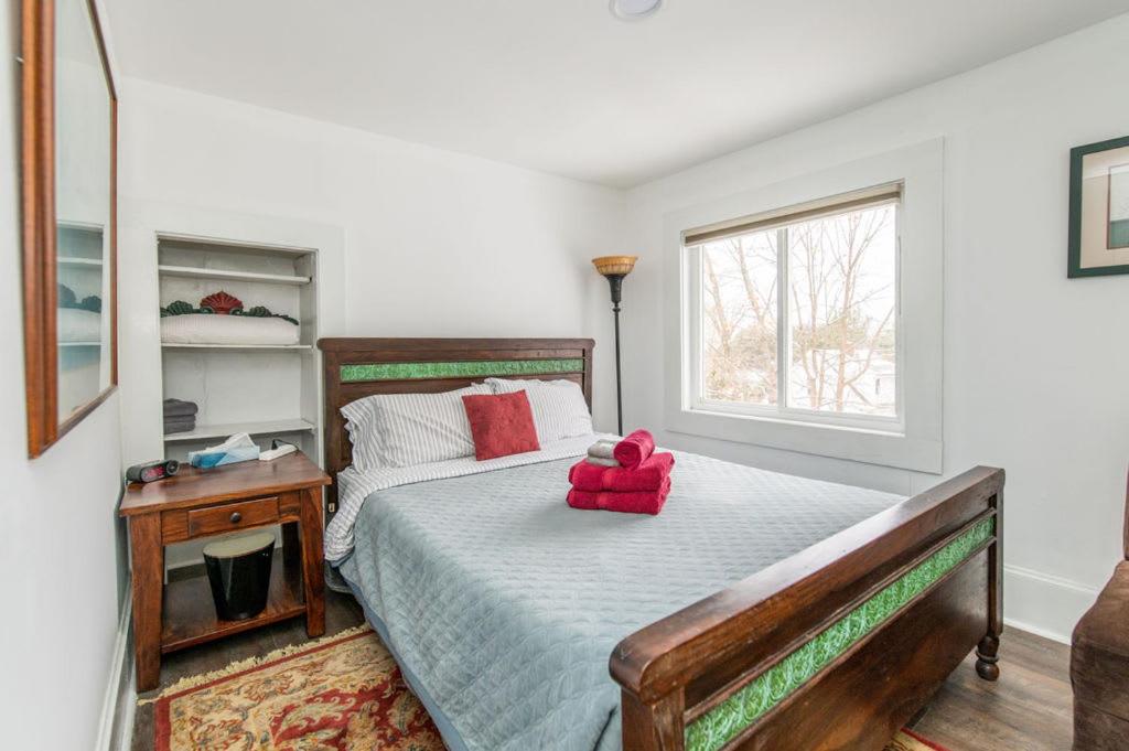 Ideally located 2BR Winooski Apt - Bed and Breakfast Winooski