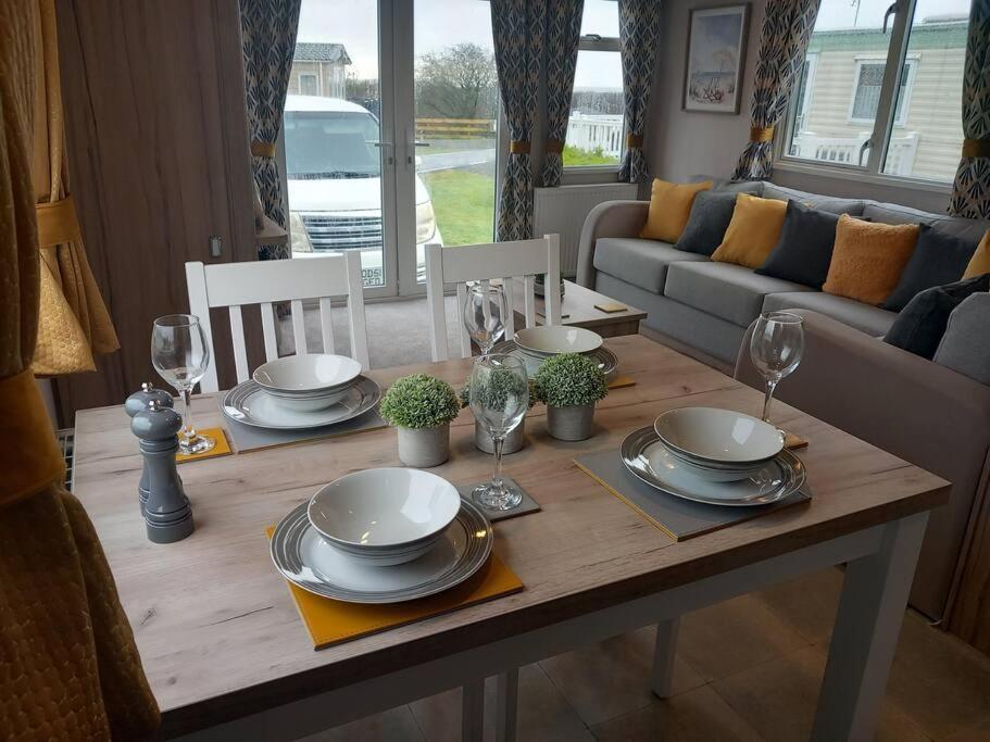 B&B Millom - Nadia's LodgeSmart TV & Wi-Fi - Bed and Breakfast Millom