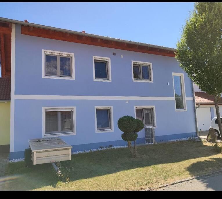 4 Zimmer Wohnung im 1. Stock - B&B Traunreut