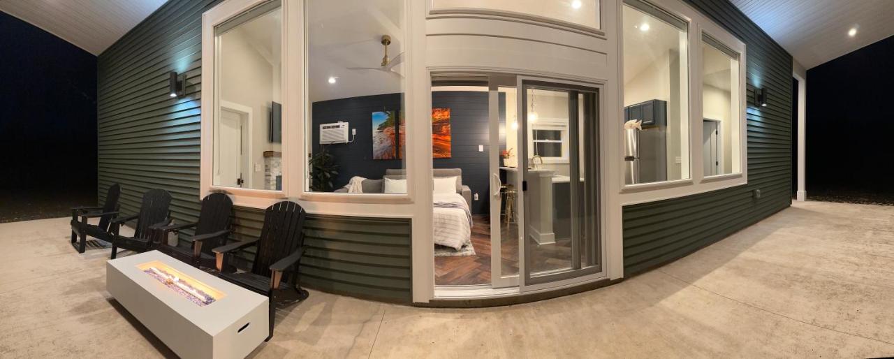 Altmar's Premier Luxury Cabin with 3000sf Mini Golf - B&B