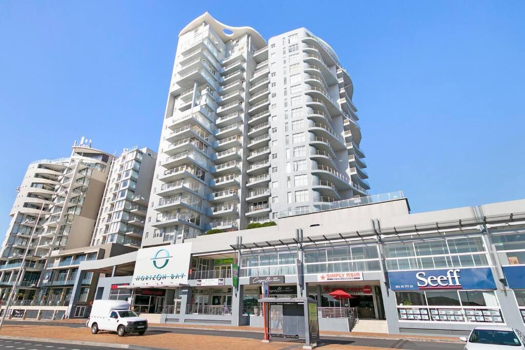 Horizon Bay 1306 Beachfront Apartment Bloubergstrand by HMH - Chambres d’hôtes Le Cap