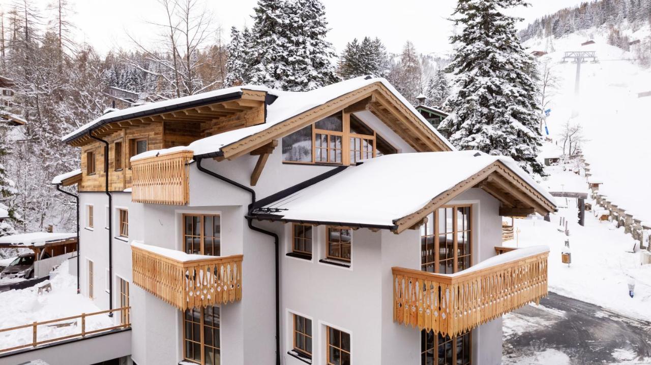 Chalet Marmotta CULM - Luxus Chalet Ski-In Ski-Out - B&B St Anton am Arlberg